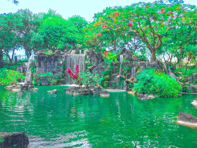 $94,900 | 4174 Inverrary Drive, Unit 706, Lauderhill, FL 33319