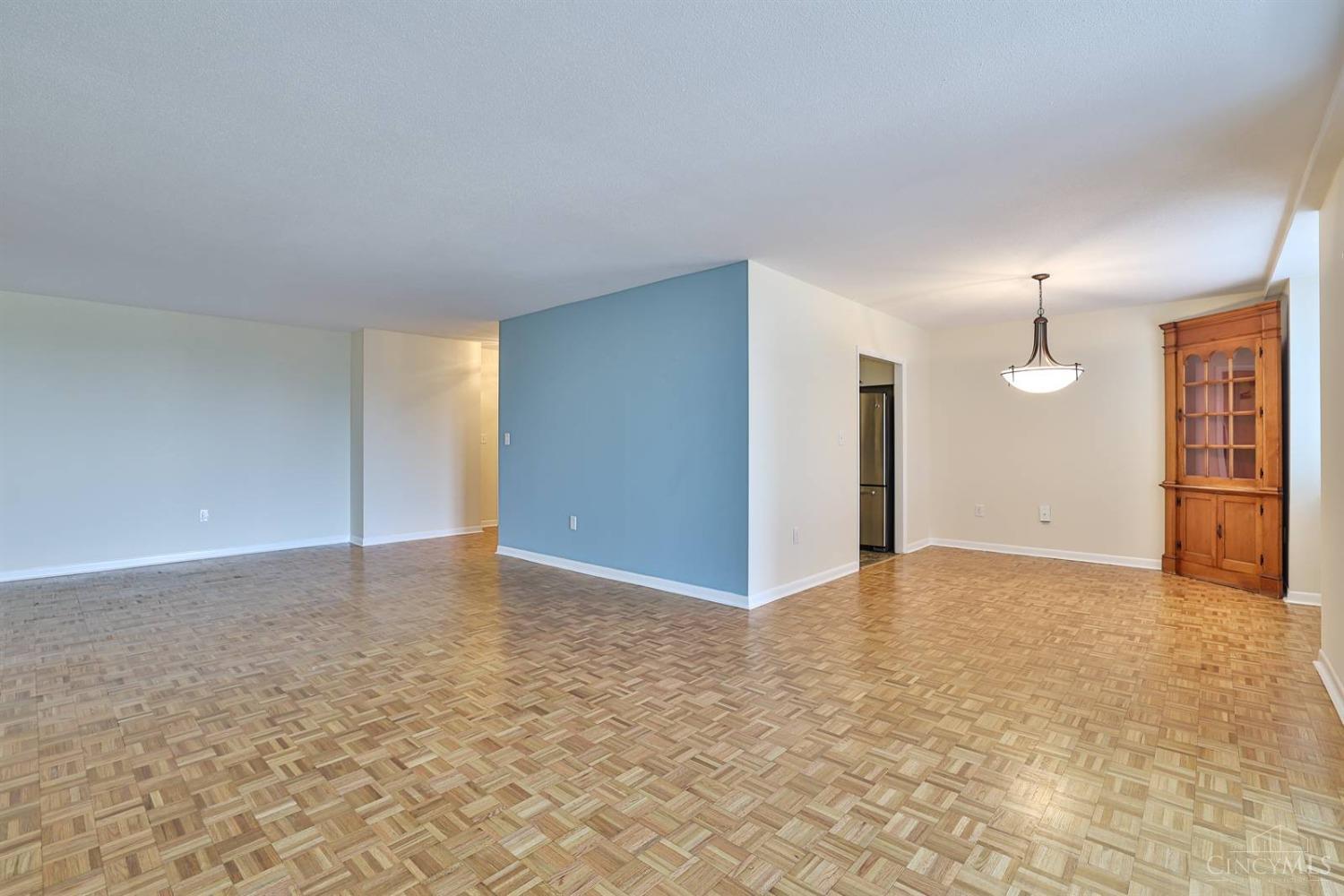 2444 Madison Road, Unit 512 Cincinnati, OH 45208 - Photo 8 of 31 Gallery Image 8