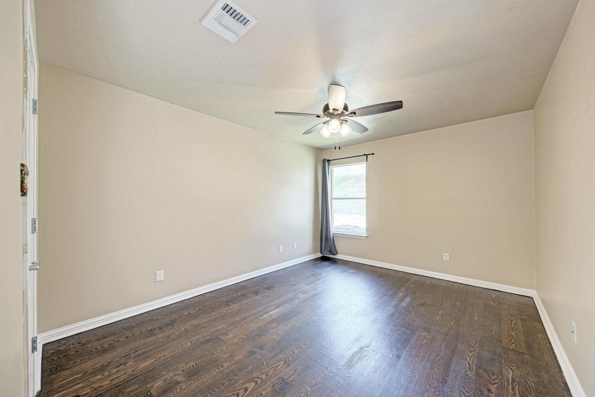 18308 Shallow Pool Drive Pflugerville, TX 78660 - Photo 25 of 40 Third bedroom.