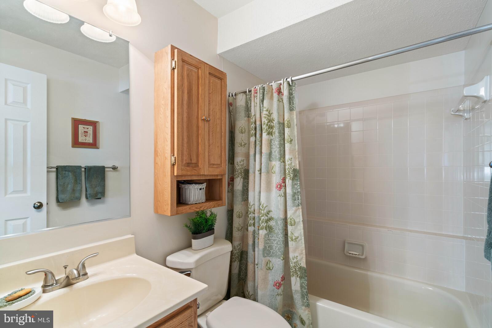 10448 Labrador Loop Manassas, VA 20112 - Photo 23 of 33 Full Bathroom