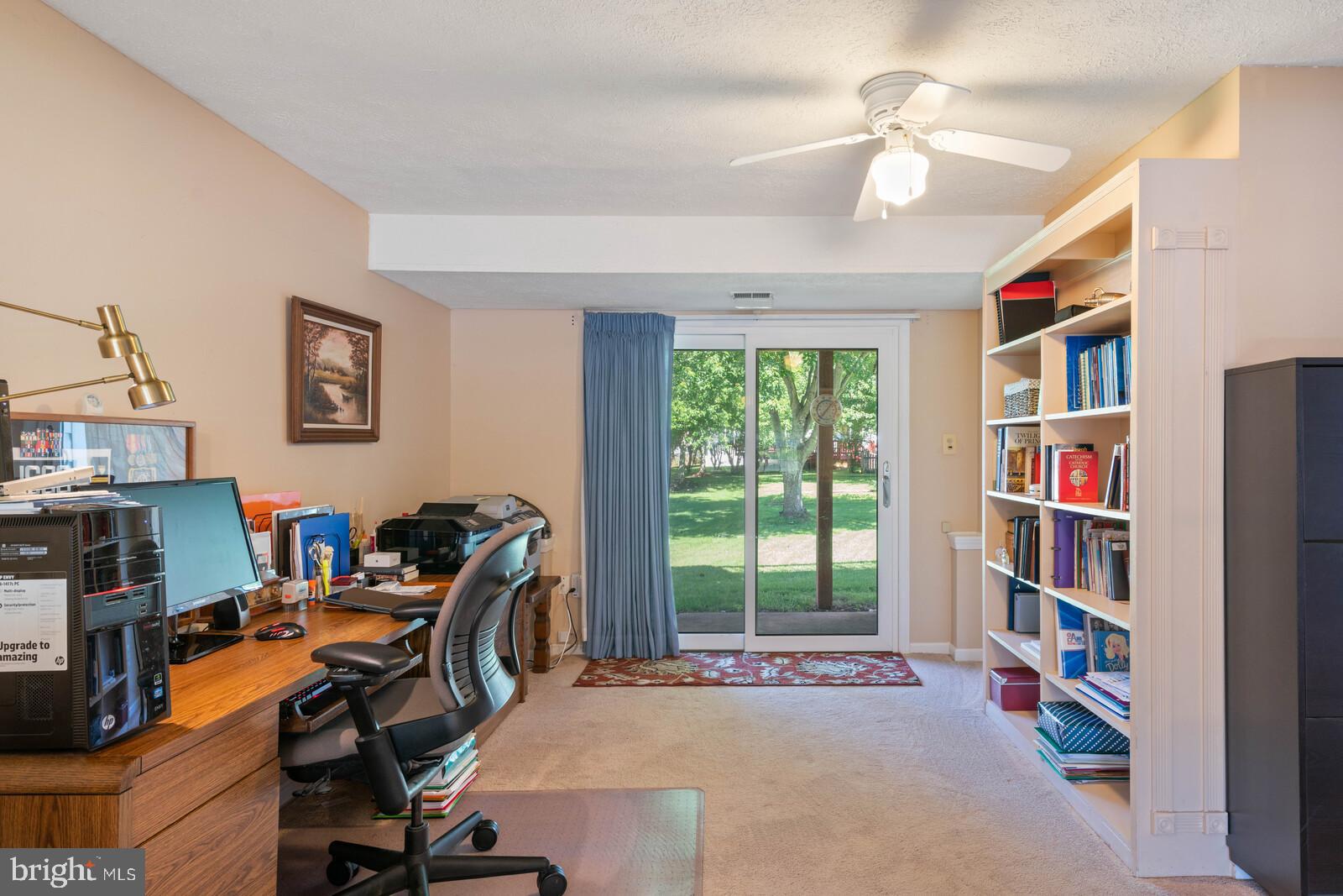 10448 Labrador Loop Manassas, VA 20112 - Photo 27 of 33 Family Room