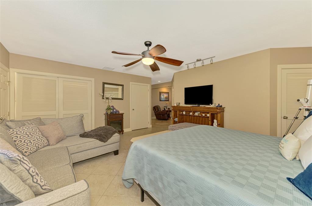 1585 Poinciana Road Venice, FL 34293 - Photo 43 of 65 Gallery Image 43