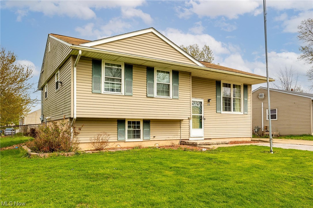 375 Harcourt Road Vermilion, OH 44089 - Photo 2 of 32 Gallery Image 2
