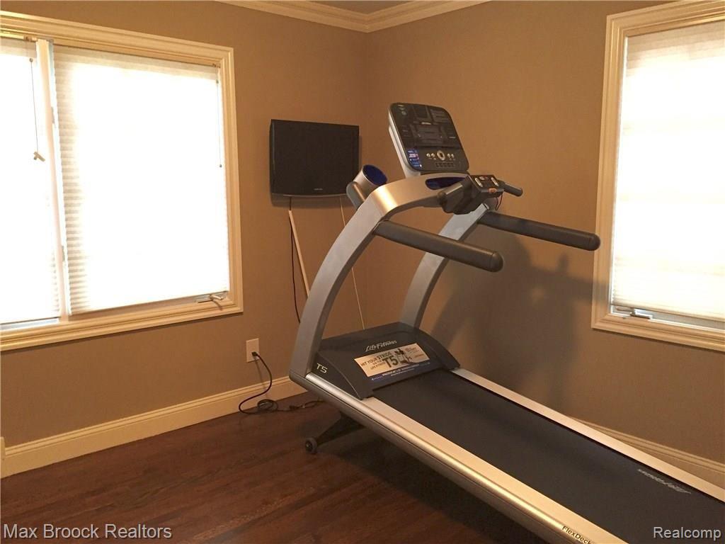 2253 Pembroke Road Birmingham, MI 48009 - Photo 27 of 62 ENTRY LEVEL BR
