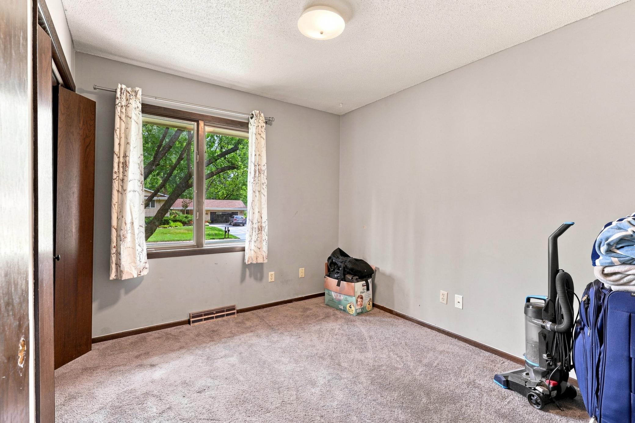 10048 Upton Road Bloomington, MN 55431 - Photo 15 of 43 Gallery Image 15