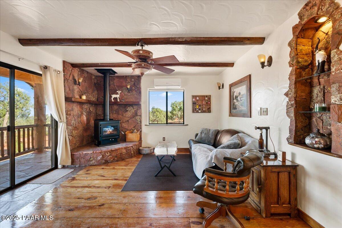 49 Norma Way Ash Fork, AZ 86320 - Photo 13 of 25 13-Living Room