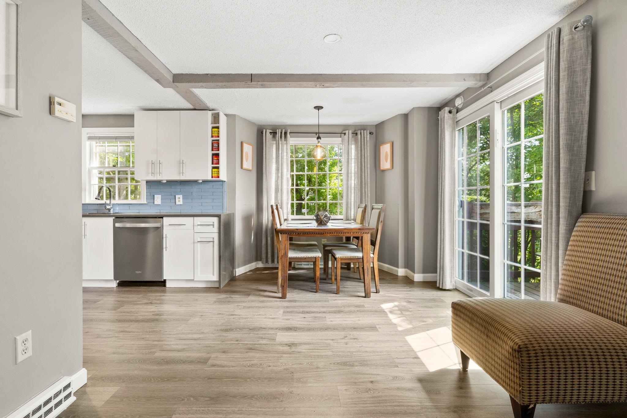 137 Cannongate III Road Nashua, NH 03063 - Photo 3 of 32