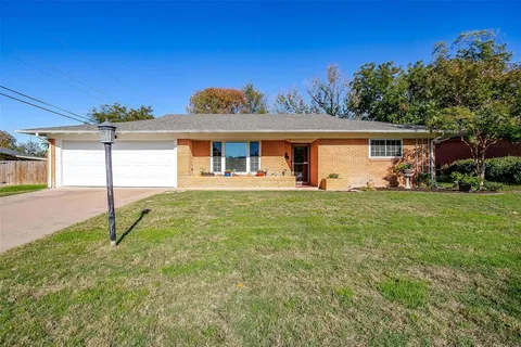 $269,900 | 5805 Circular Drive, North Richland Hills, TX 76117