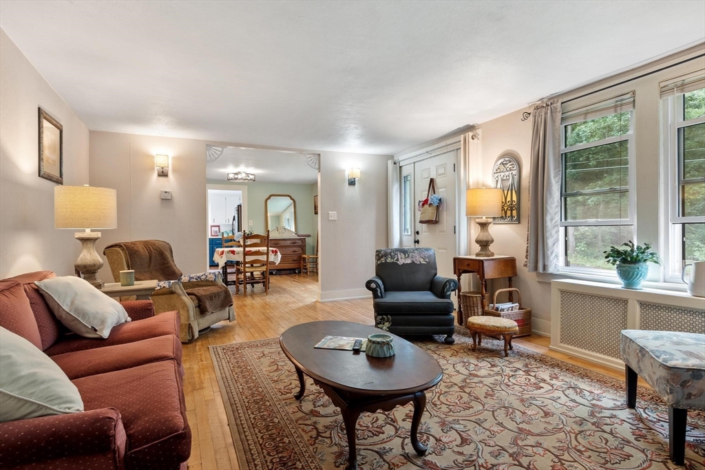 366 Allen Road Belchertown, MA 01007 - Photo 6 of 41 Gallery Image 6