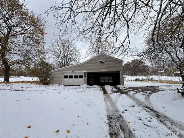 $259,900 | 5755 Beattie Avenue, Lockport Town, NY 14094