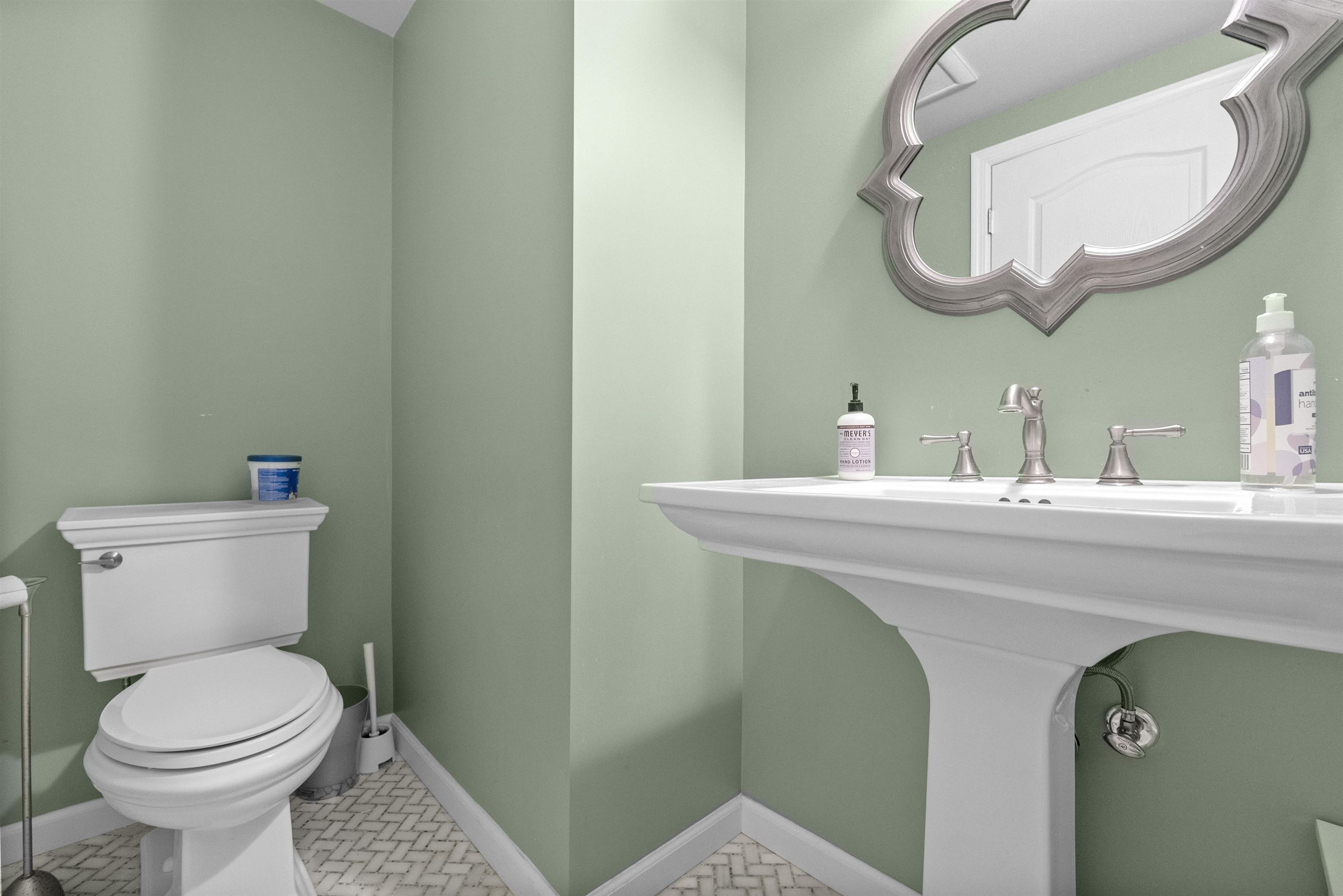 926 Norgate Drive Ridgewood, NJ 07450 - Photo 7 of 44 Gallery Image 7