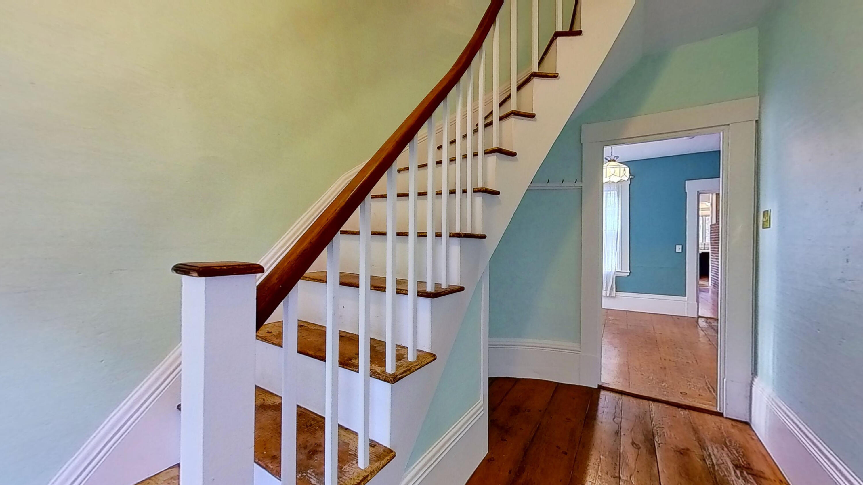 180 Ridge Road Newcastle, ME 04553 - Photo 24 of 51 Staircase