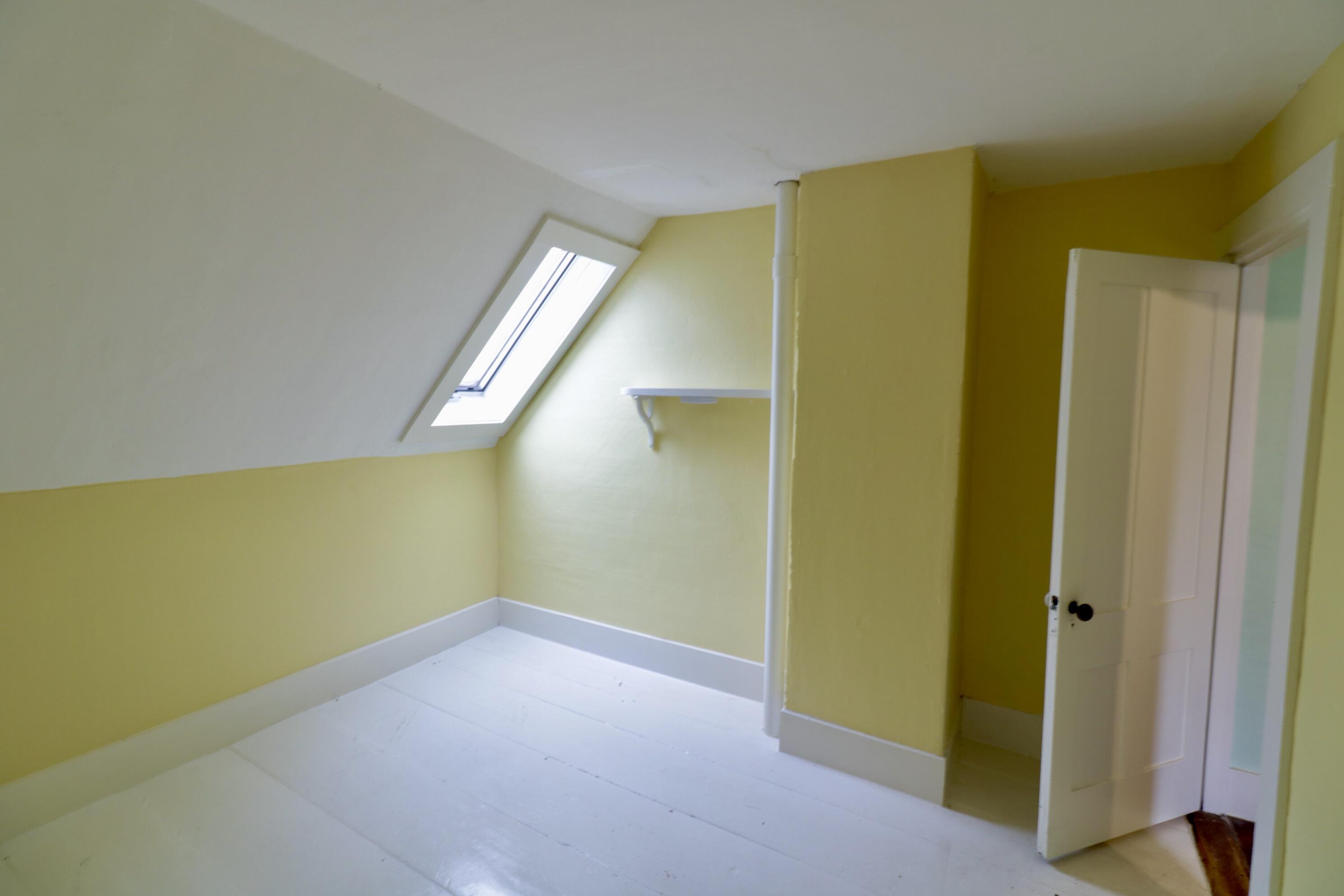 180 Ridge Road Newcastle, ME 04553 - Photo 33 of 51 Upstairs room