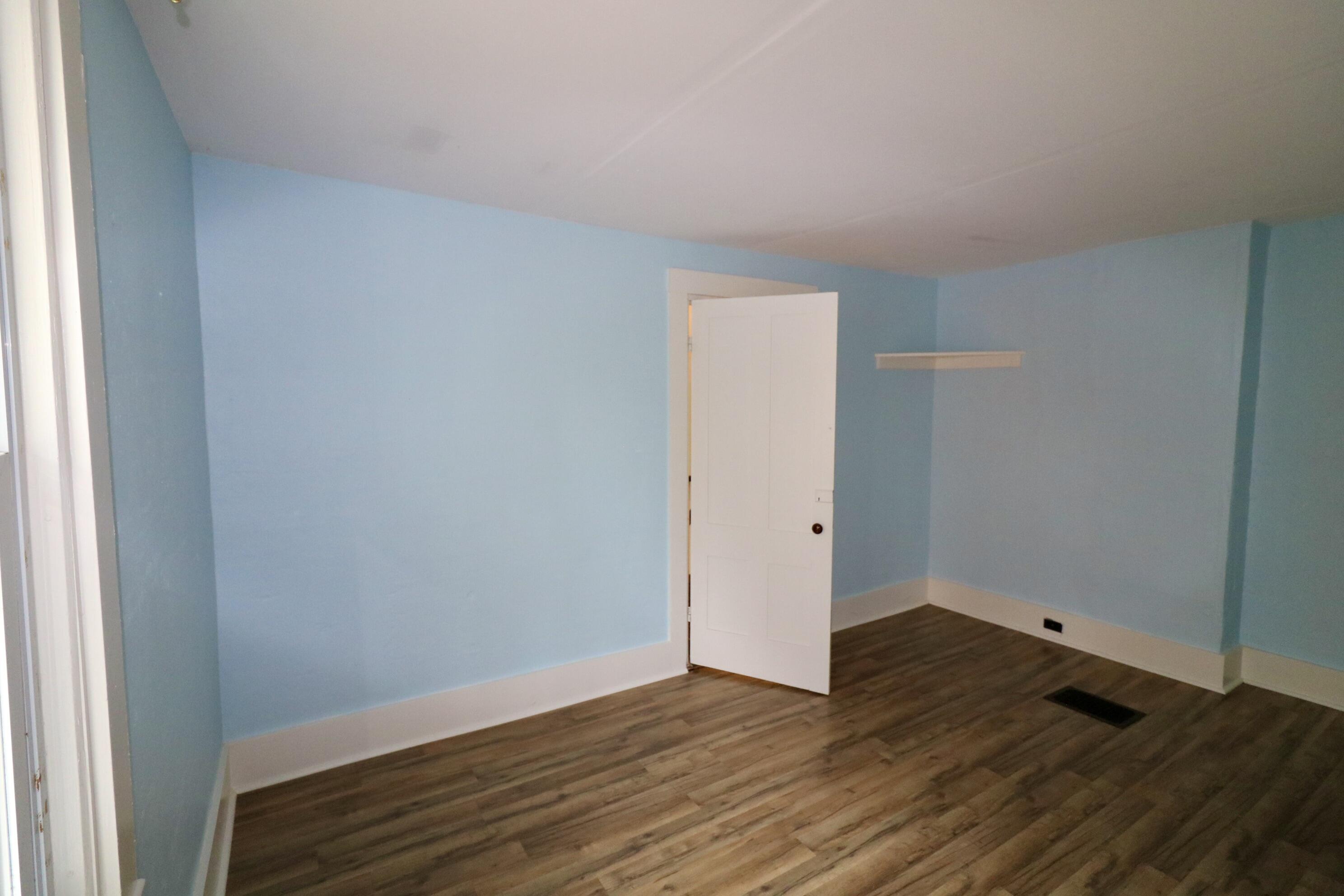 180 Ridge Road Newcastle, ME 04553 - Photo 36 of 51 Upstairs room