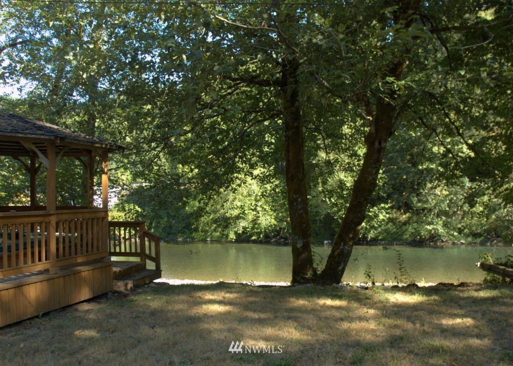 707 Bates Road Kalama, WA 98625 - Photo 1 of 10 Gallery Image 1