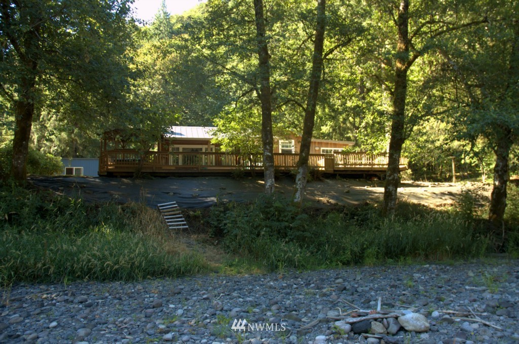 707 Bates Road Kalama, WA 98625 - Photo 6 of 10 Gallery Image 6