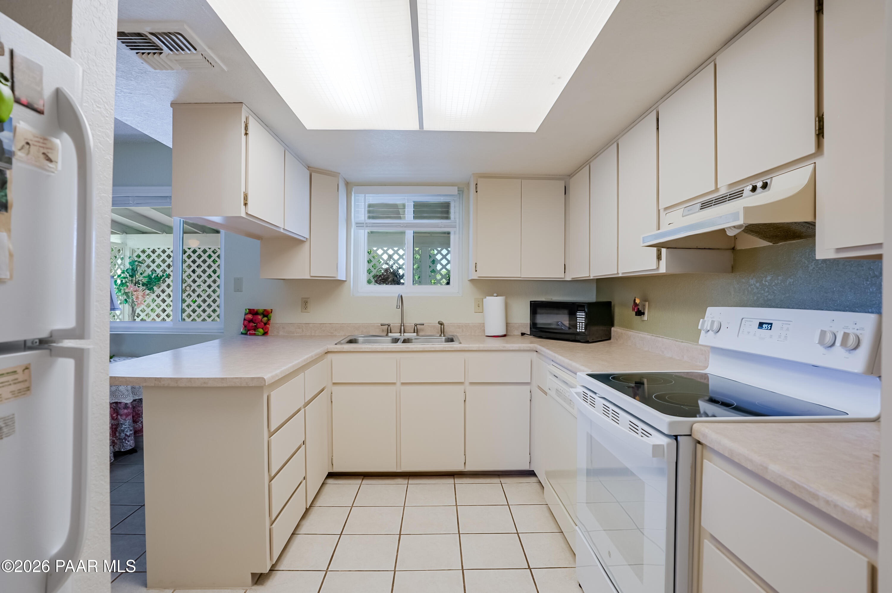 17460 East Jackrabbit Road, Unit 1 Mayer, AZ 86333 - Photo 14 of 41 Kitchen