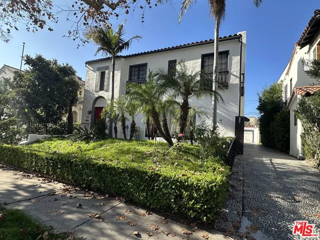 $5,950 | 147 North Orange Drive, Los Angeles, CA 90036