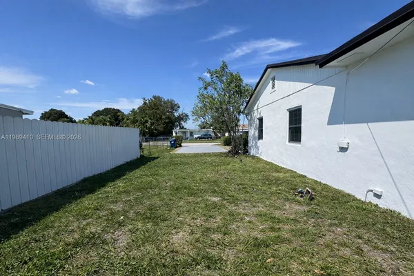 $439,900 | 2450 Northwest 157th St Road, Miami Gardens, FL 33054