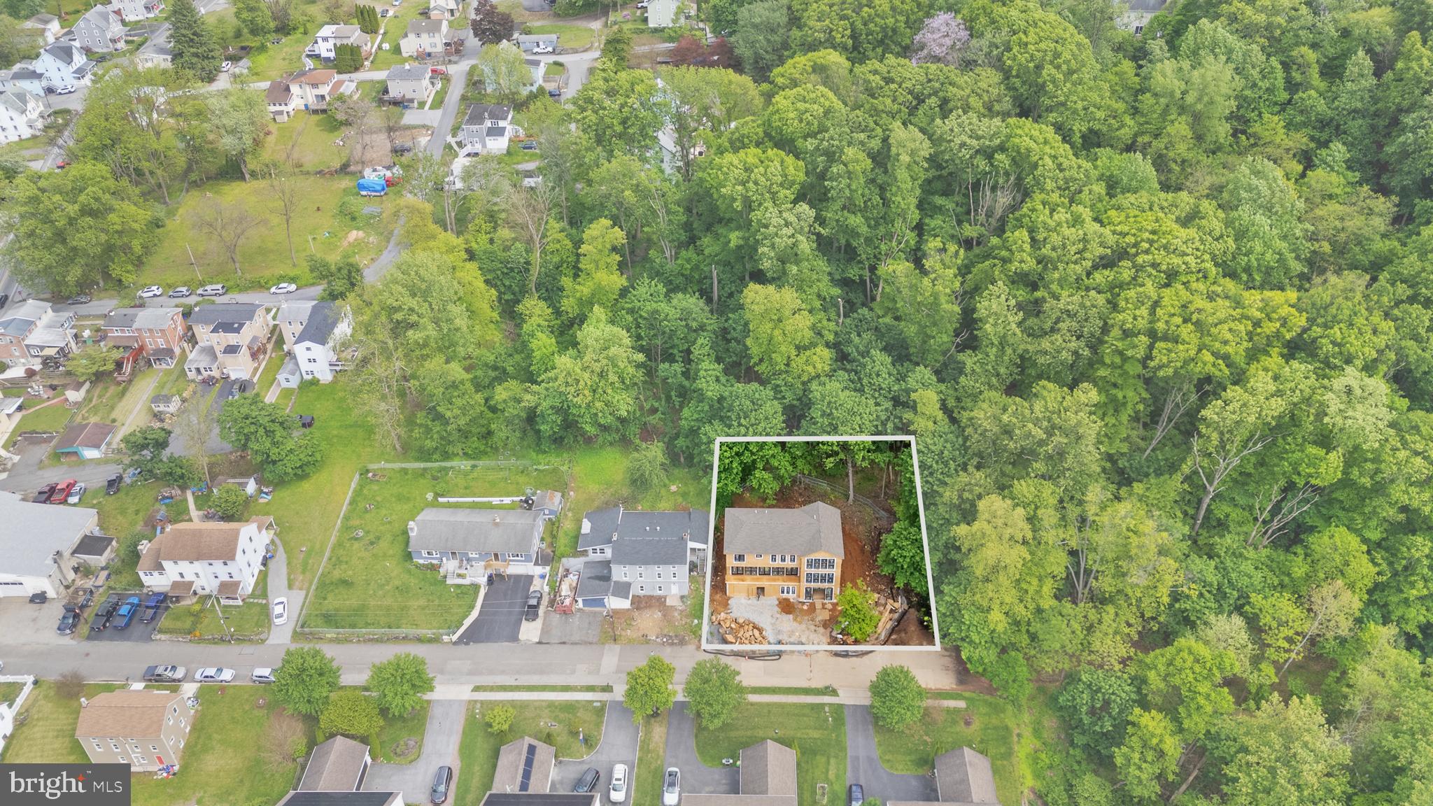 810 Maple Lane Aston, PA 19014 - Photo 5 of 12