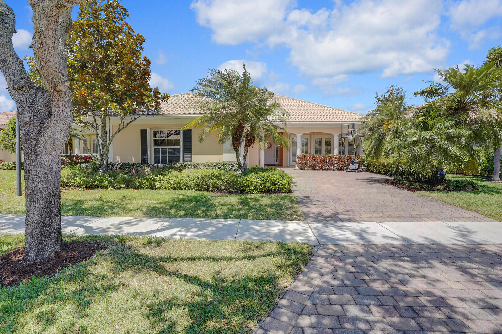 8395 Yorke Road Wellington, FL 33414 - Photo 1 of 48 14_Image_2_mls