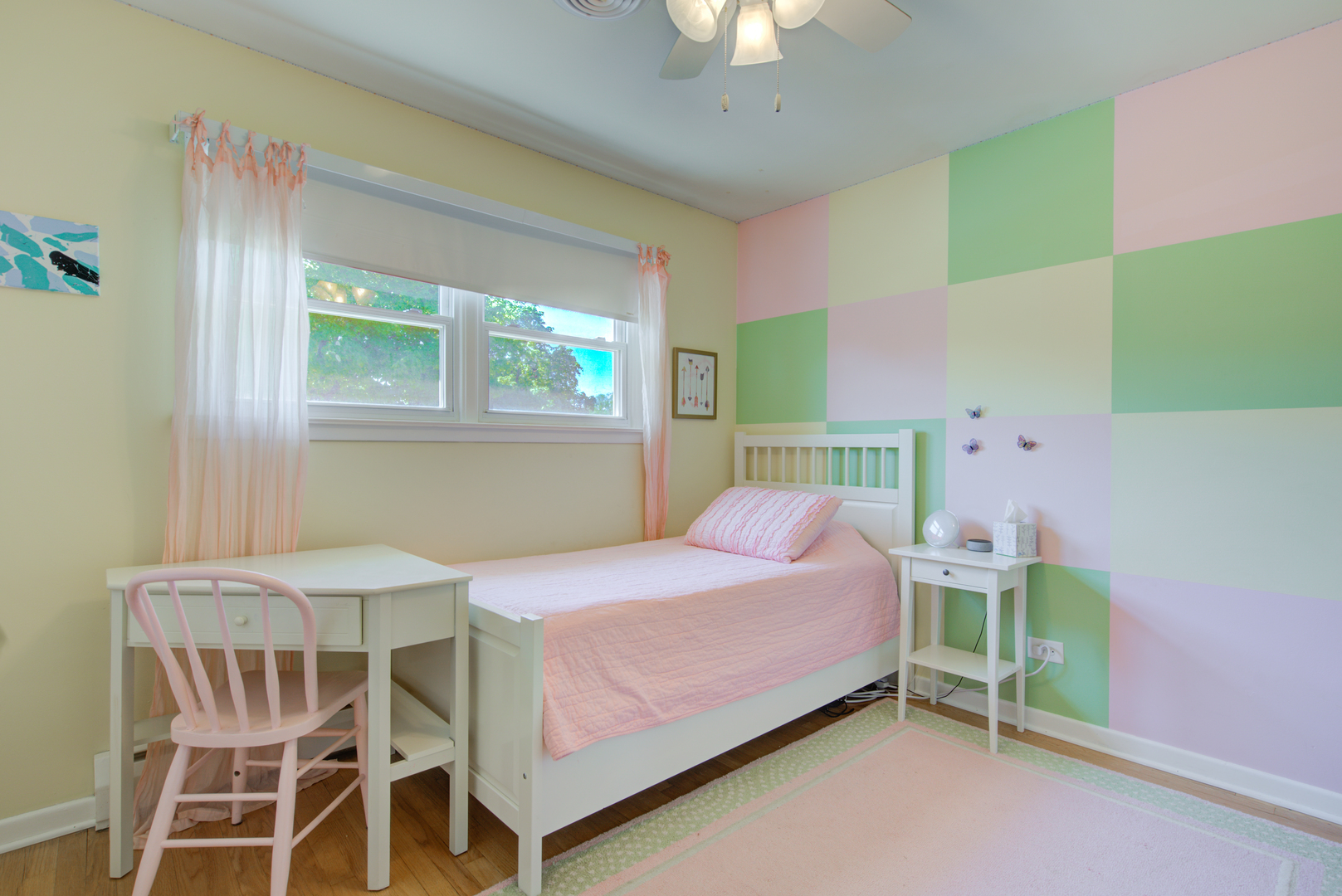 272 Scott Street Wheeling, IL 60090 - Photo 14 of 28 a bedroom with a bed and a table in it