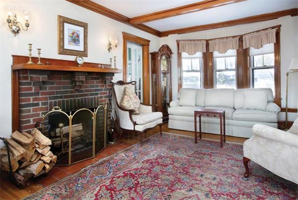 17 Gleason Street Watertown, MA 02472 - Photo 2 of 9 Gallery Image 2