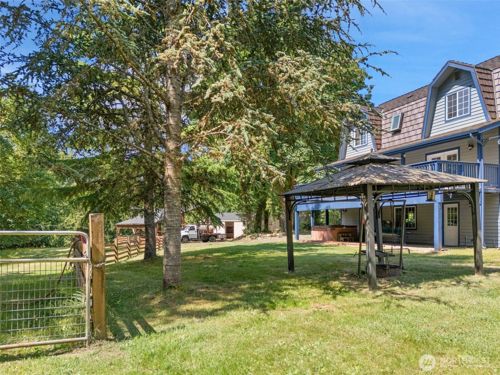 13505 East Victor Road Gig Harbor, WA 98329 - Photo 4 of 40