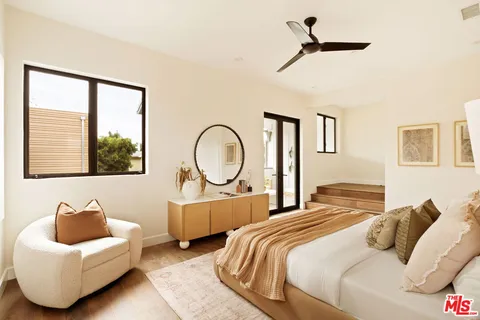 $2,950,000 | 1023 Superba Avenue, Venice, CA 90291