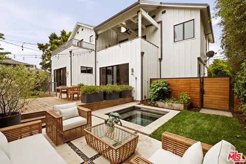 $2,950,000 | 1023 Superba Avenue, Venice, CA 90291