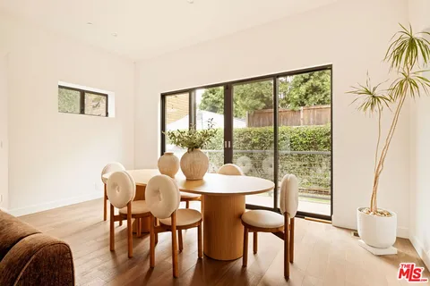 $2,950,000 | 1023 Superba Avenue, Venice, CA 90291