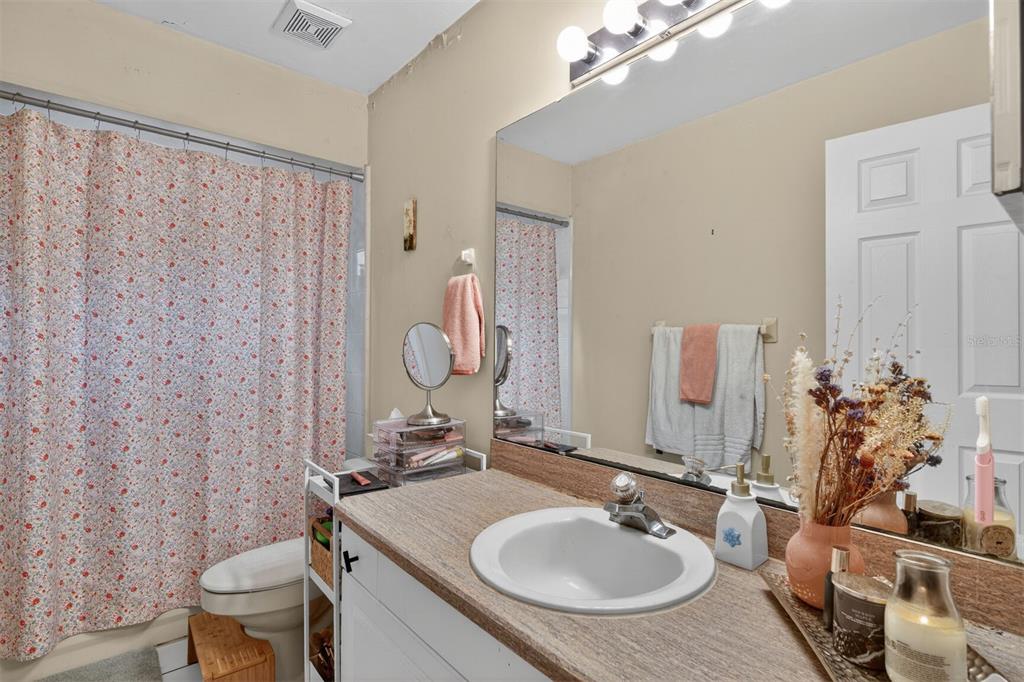 305 Northwest 28th Street Gainesville, FL 32607 - Photo 31 of 43