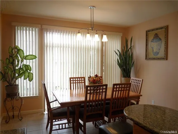 $3,850 | 6 Blackmoor Court, Highland Mills, NY 10930