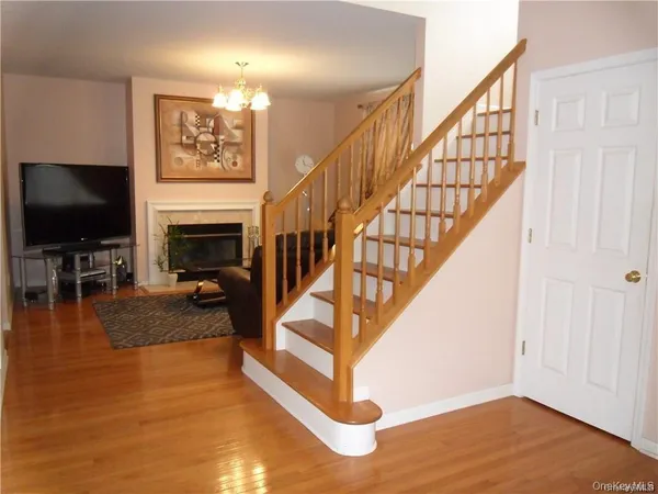 $3,850 | 6 Blackmoor Court, Highland Mills, NY 10930