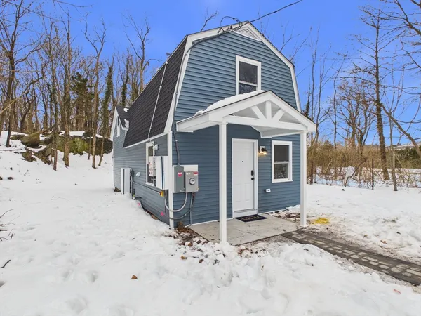 $399,000 | 122 Truro Street, New Bedford, MA 02745