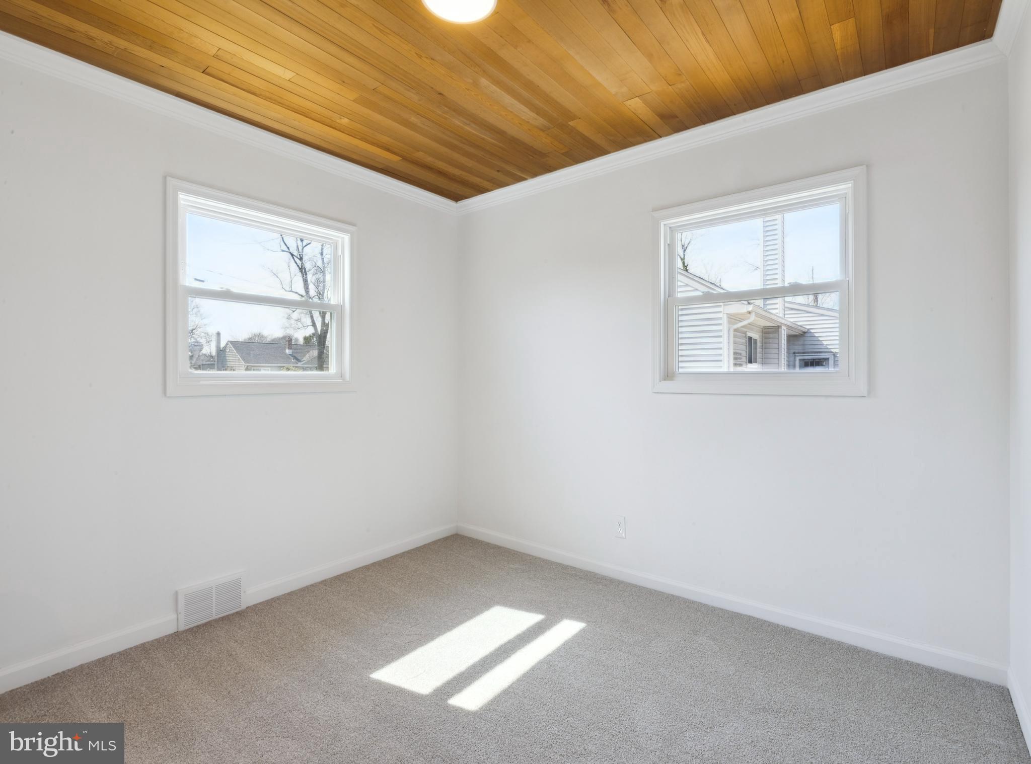324 Baldwin Road Glassboro, NJ 08028 - Photo 11 of 14 an empty room with a window
