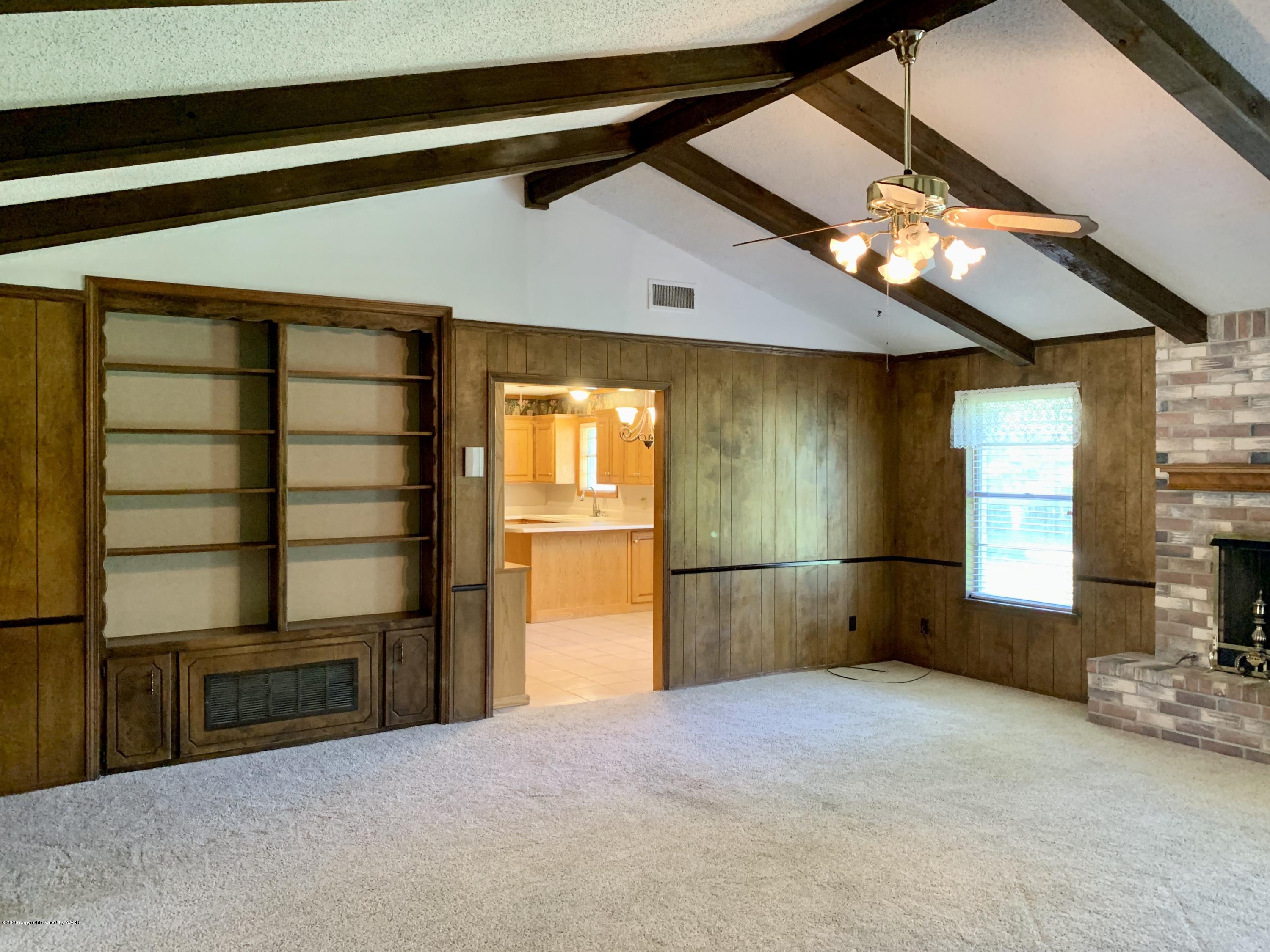 3415 Rutson Drive Amarillo, TX 79109 - Photo 3 of 44 Living Room