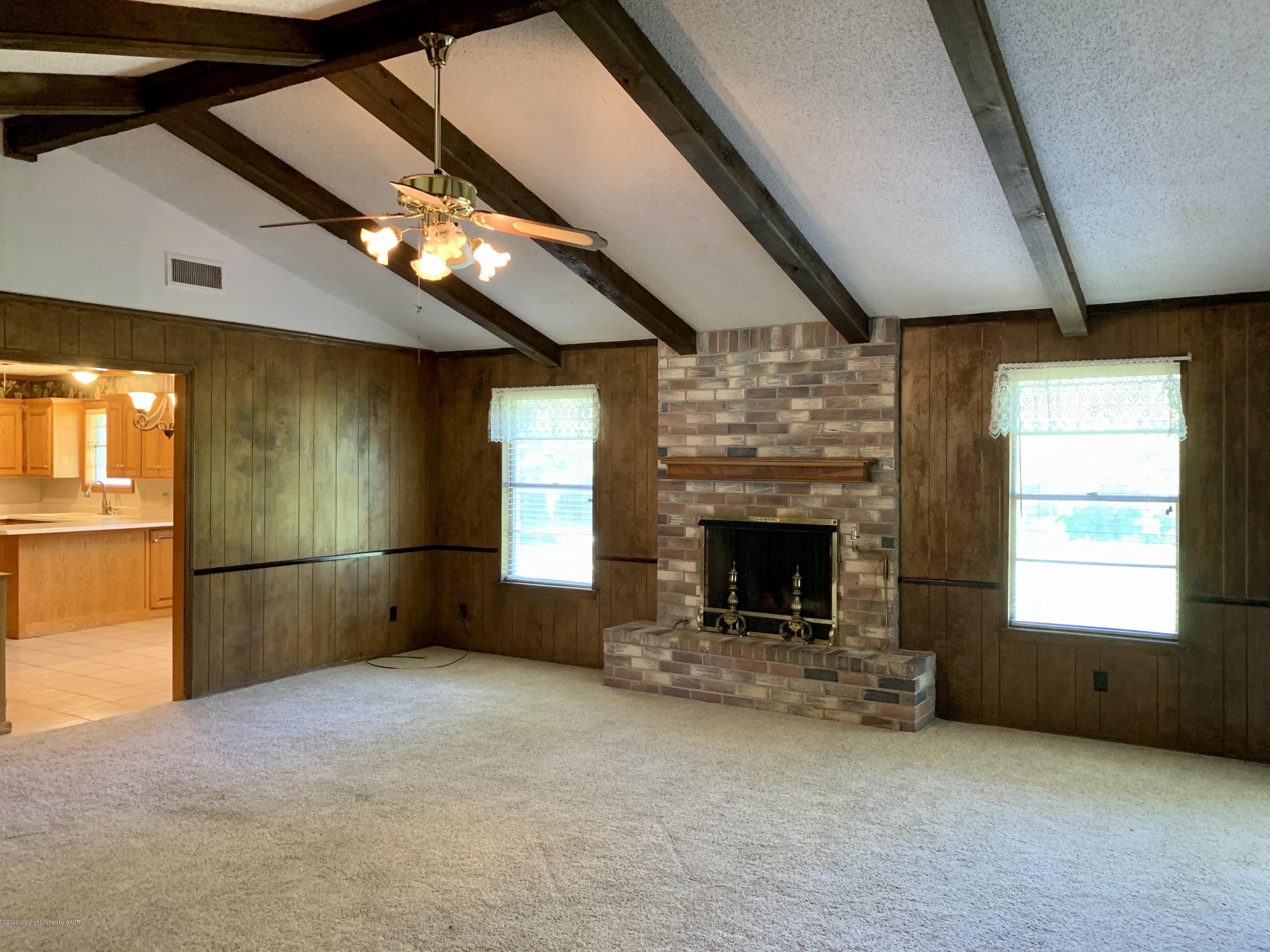 3415 Rutson Drive Amarillo, TX 79109 - Photo 4 of 44 Living Room