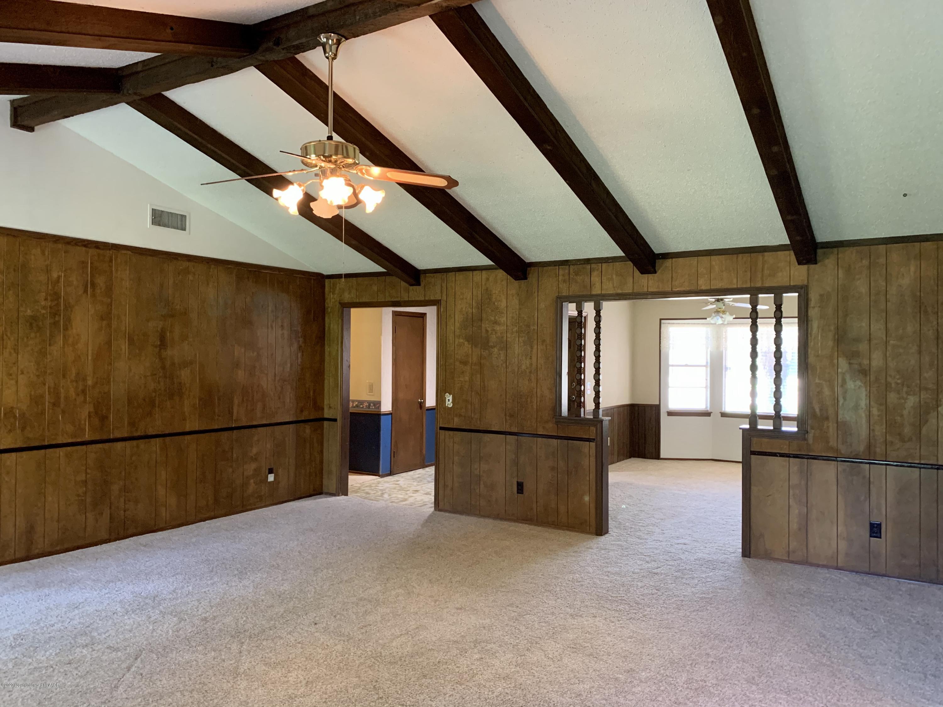 3415 Rutson Drive Amarillo, TX 79109 - Photo 6 of 44 Living Room