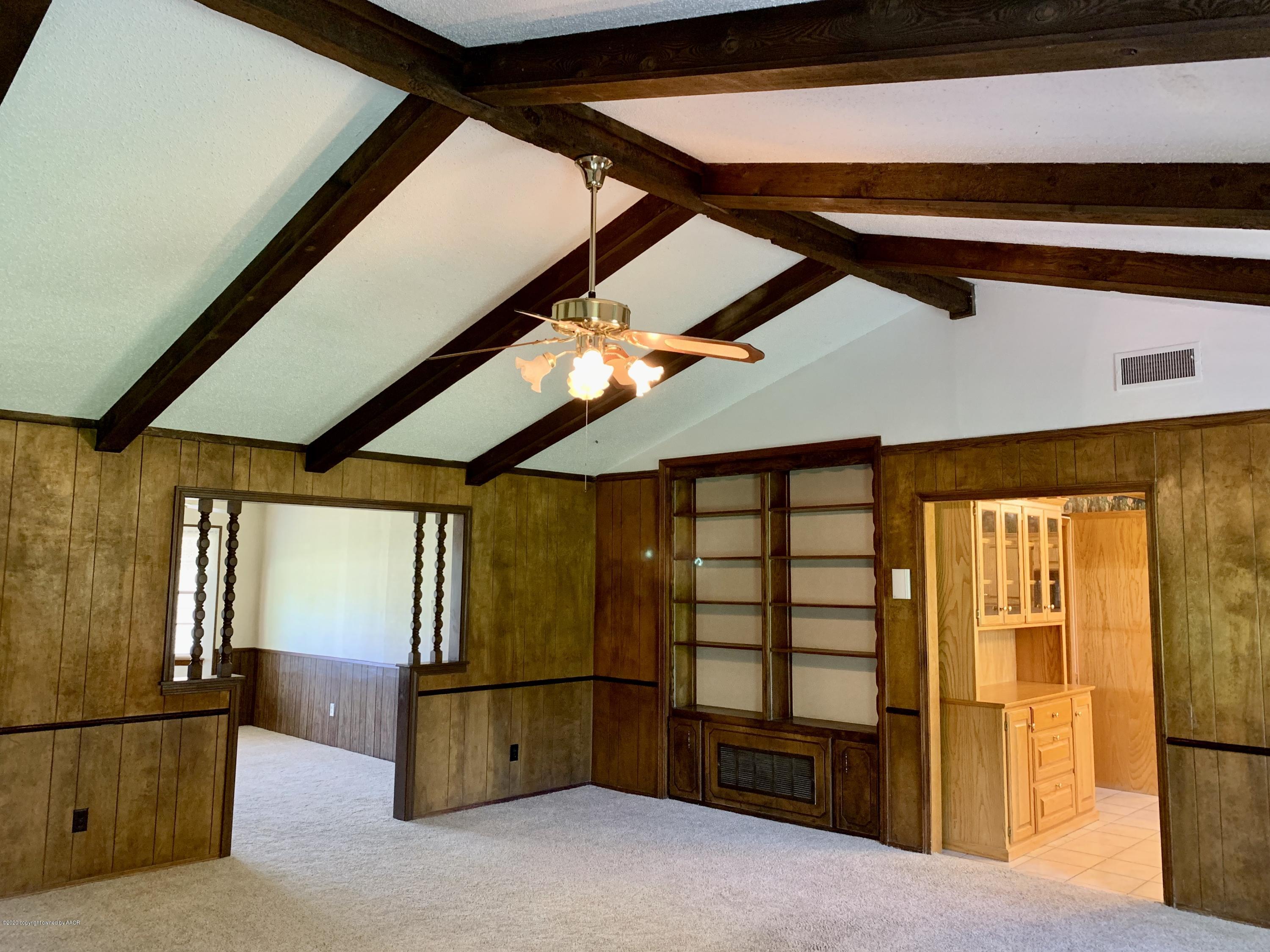 3415 Rutson Drive Amarillo, TX 79109 - Photo 8 of 44 Living Room