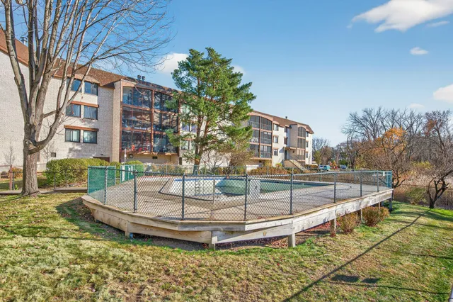 $125,000 | 4710 58th Avenue North, Unit 202, Crystal, MN 55429