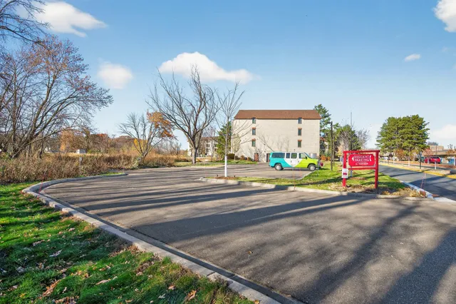 $125,000 | 4710 58th Avenue North, Unit 202, Crystal, MN 55429