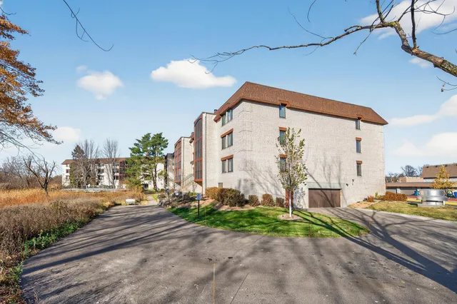 $125,000 | 4710 58th Avenue North, Unit 202, Crystal, MN 55429