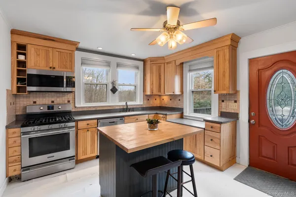 $439,000 | 4721 Highway 9G, Germantown, NY 12526