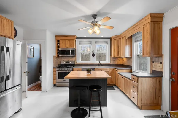 $439,000 | 4721 Highway 9G, Germantown, NY 12526