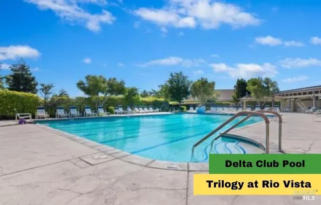 a view of a tennis court