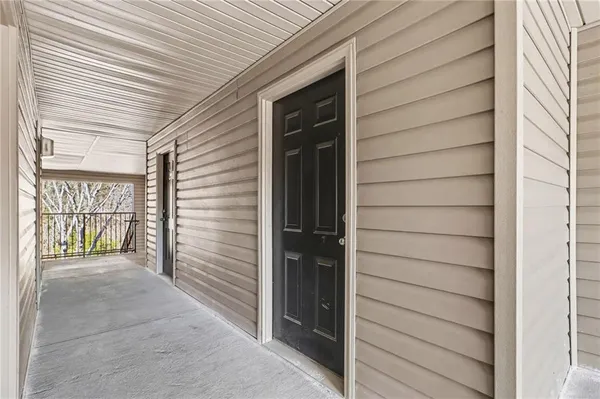 a view of entryway front of house