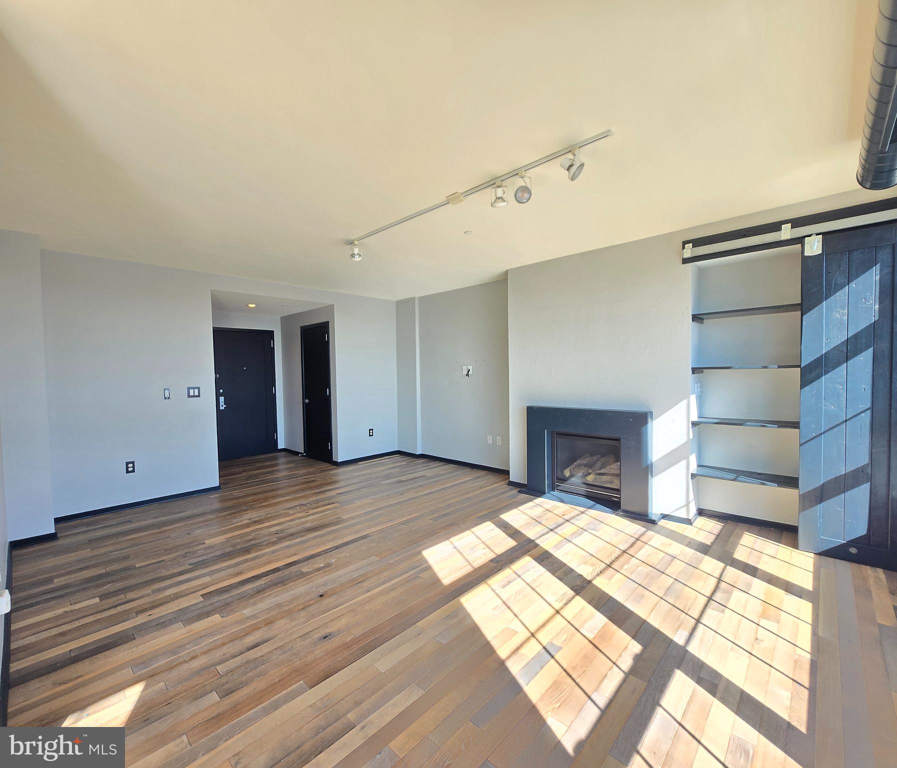 1200 Steuart Street, Unit 1913 Baltimore, MD 21230 - Photo 8 of 57 Sun-filled urban retreat.