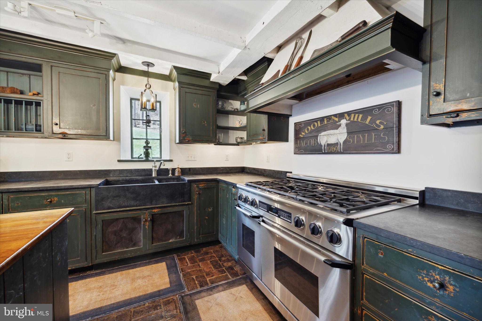 208 Greenridge Road Glenmoore, PA 19343 - Photo 9 of 41 Gallery Image 9