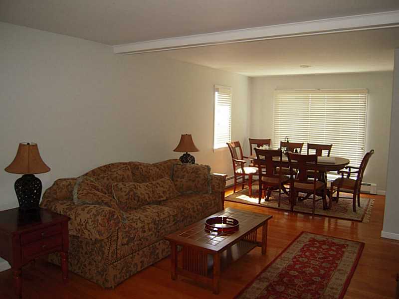 11 Country Side Road Narragansett, RI 02882 - Photo 10 of 18 Living Room.